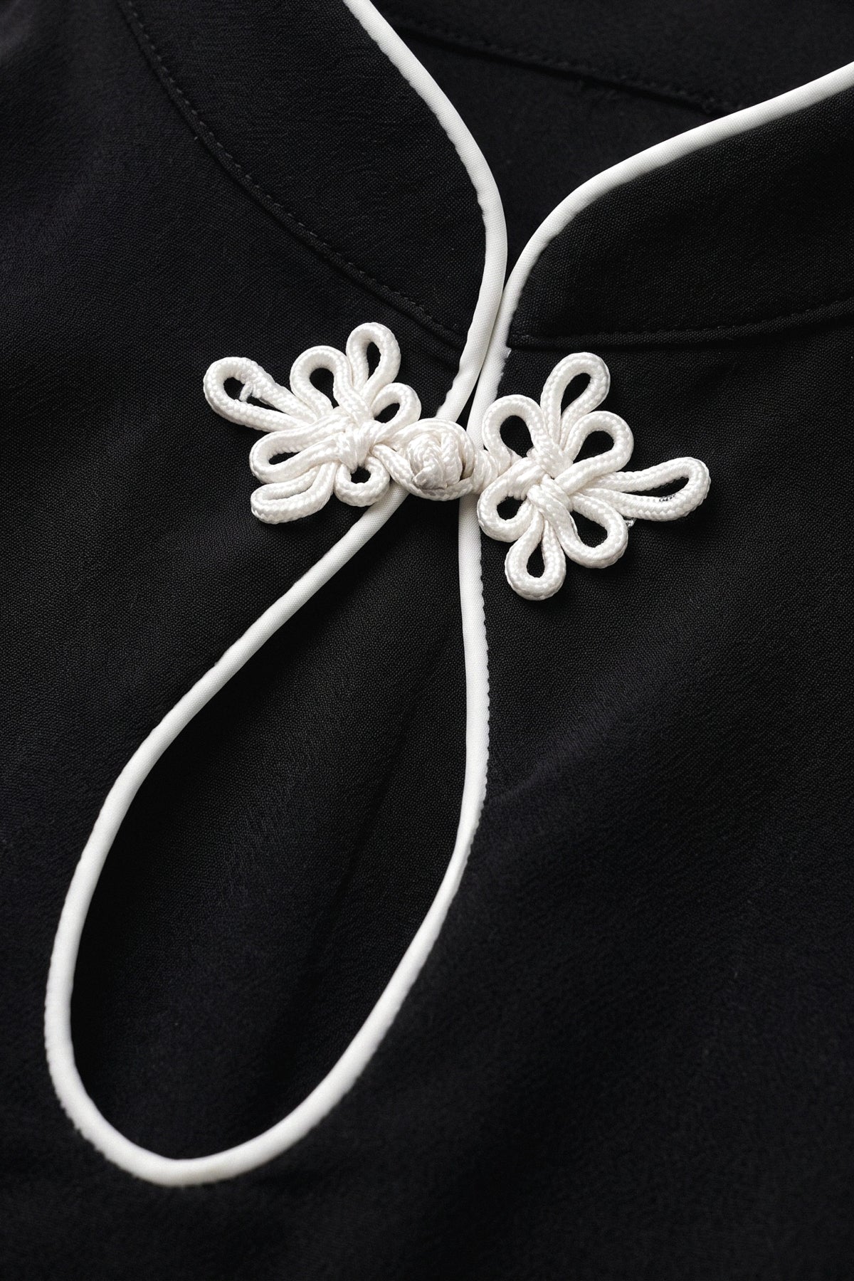 Yaka Detaylı Mini Elbise