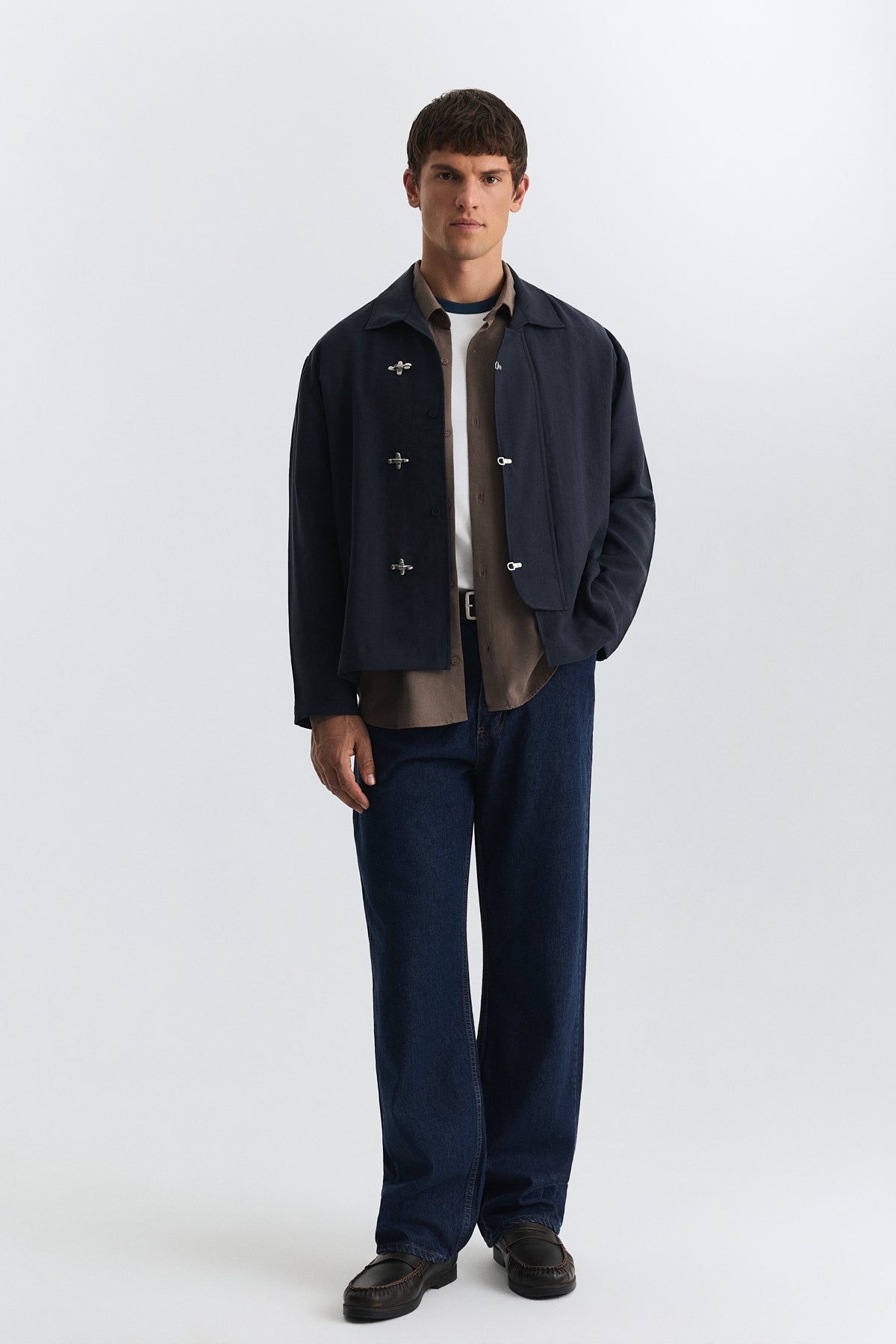 Süslü Metal Düğmeli Gömlek