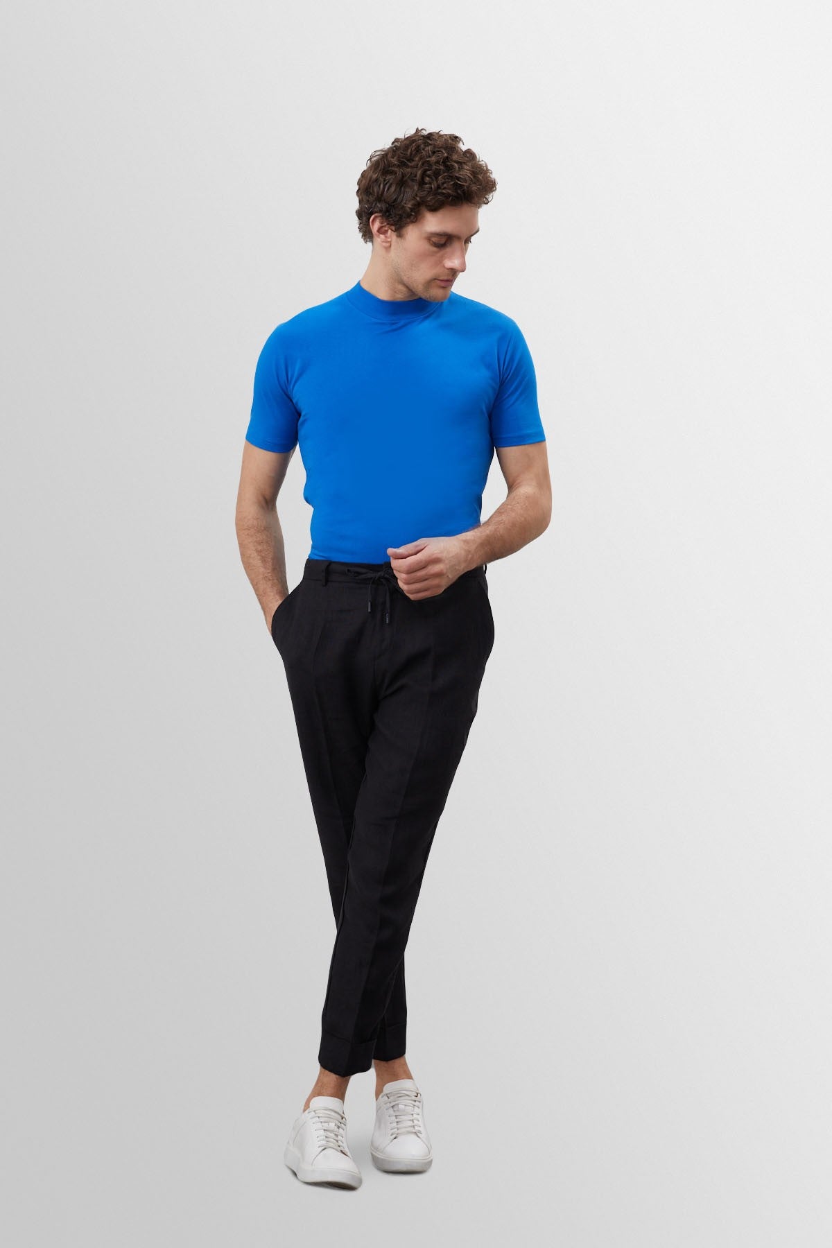 Antioch Saks Slim Fit Basic T-Shirt