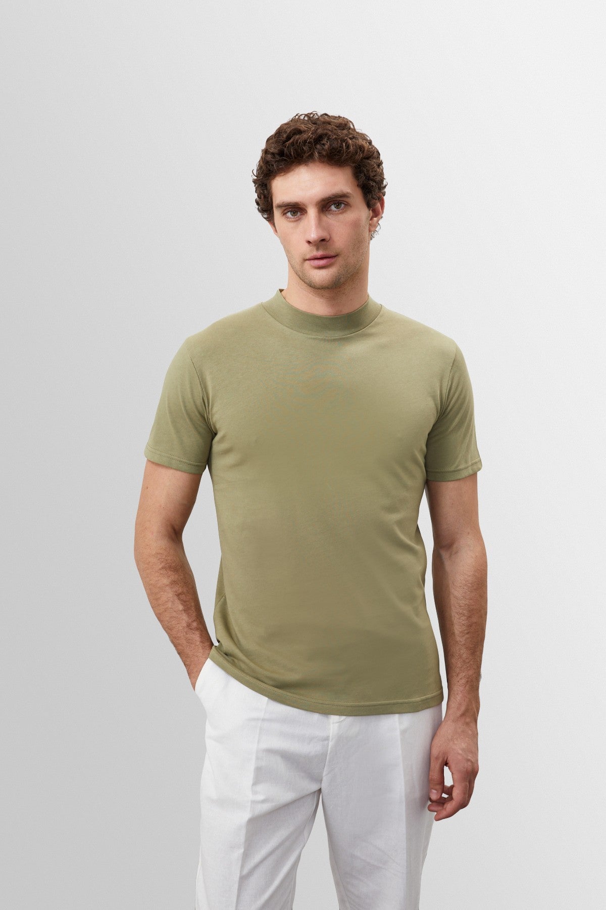 Antioch Saks Slim Fit Basic T-Shirt
