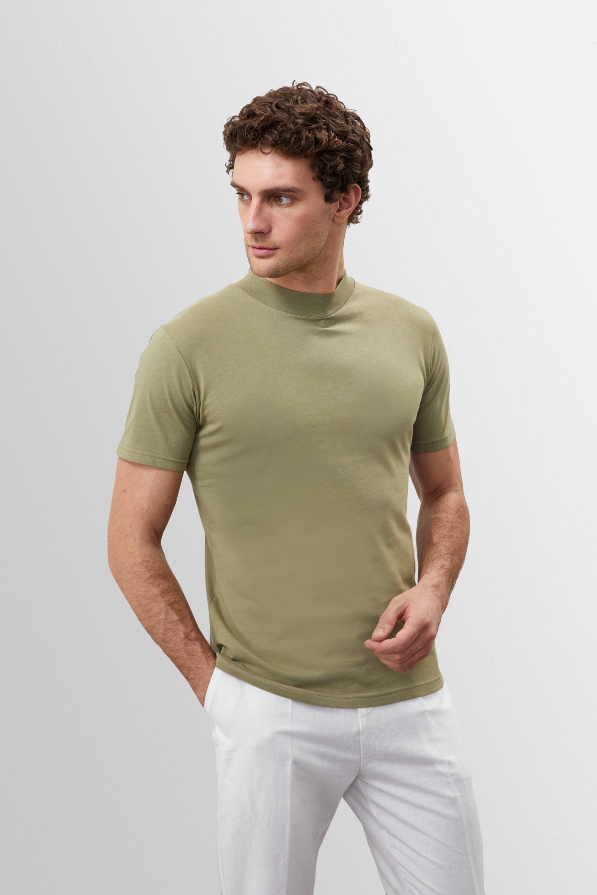 Antioch Saks Slim Fit Basic T-Shirt