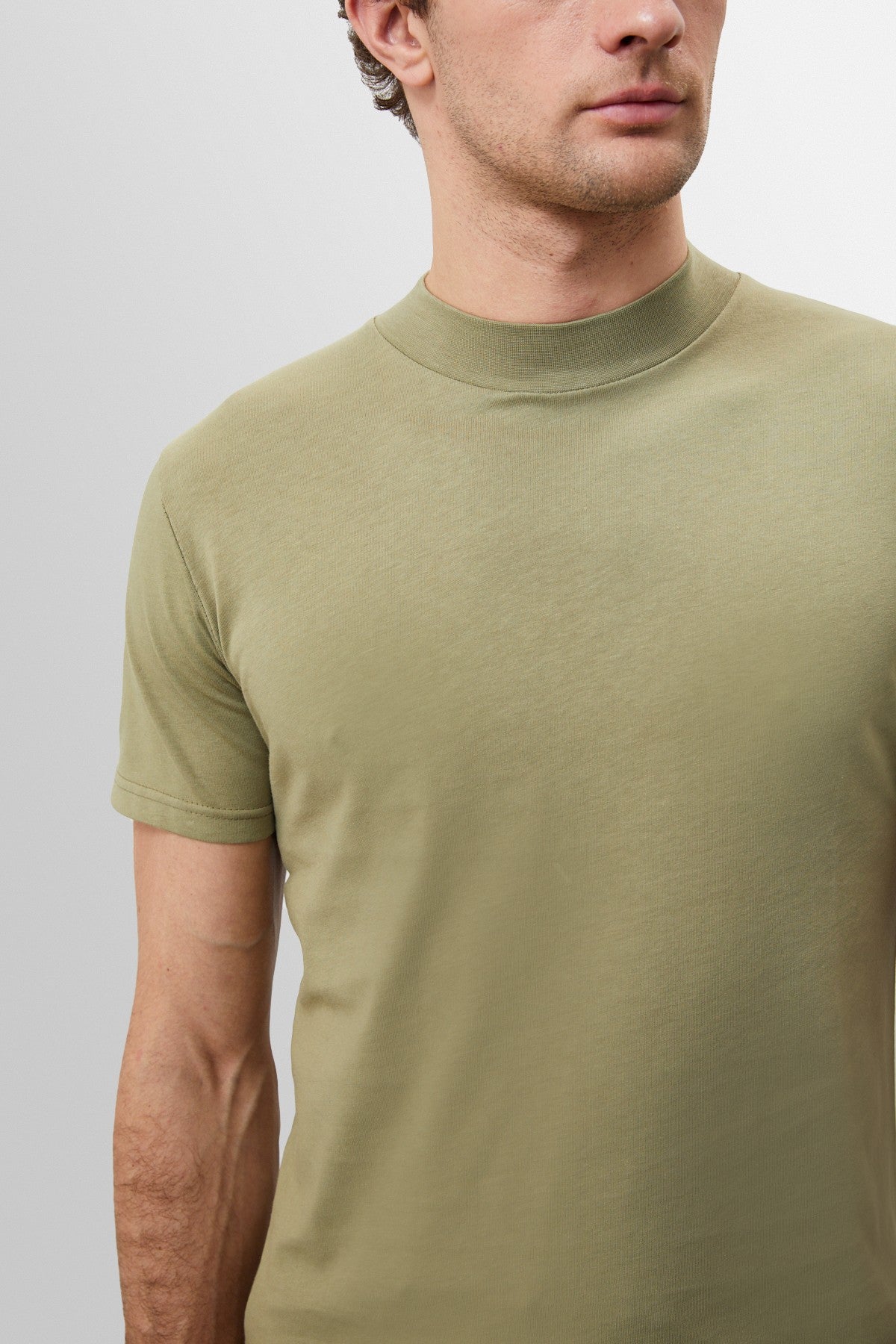 Antioch Saks Slim Fit Basic T-Shirt