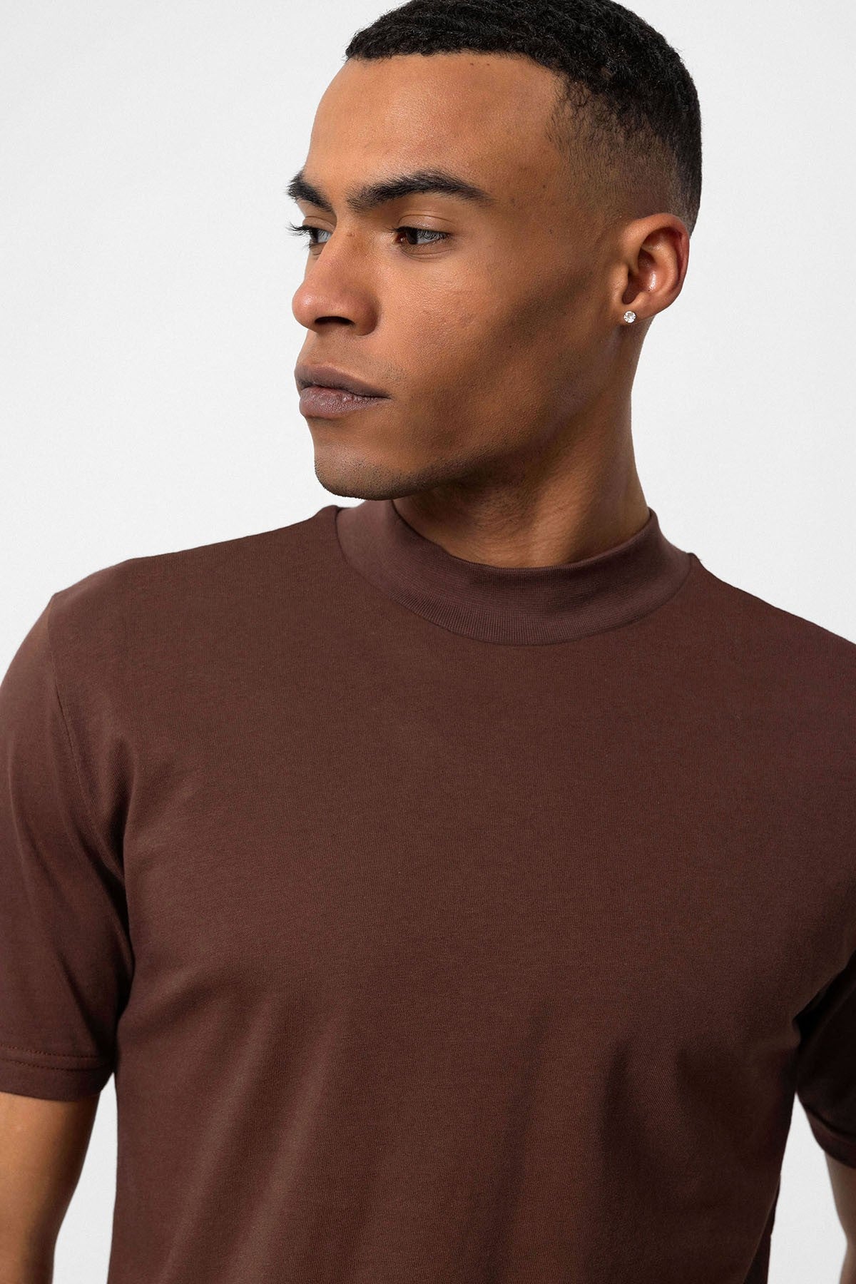 Antioch Saks Slim Fit Basic T-Shirt