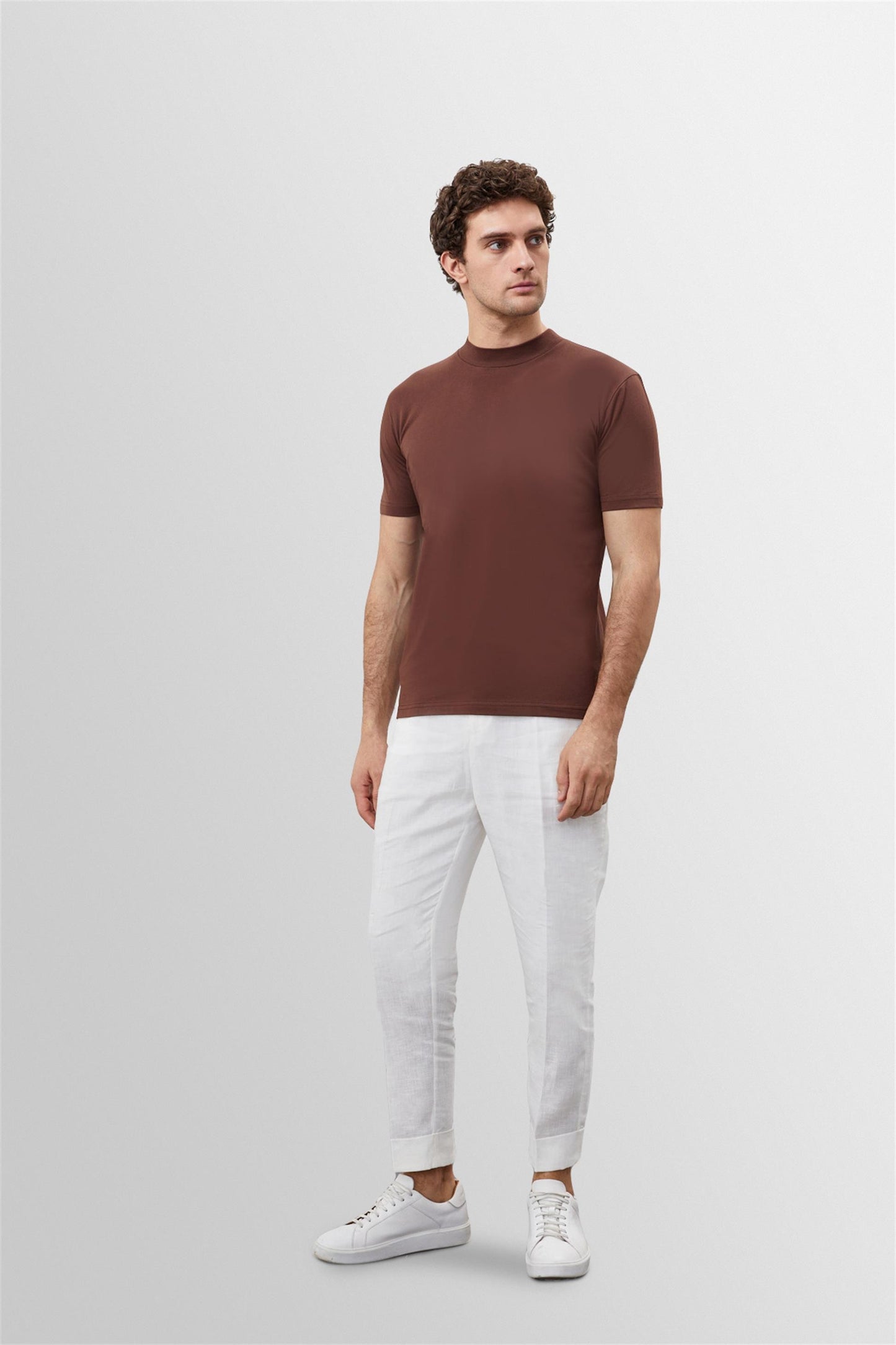 Antioch Saks Slim Fit Basic T-Shirt