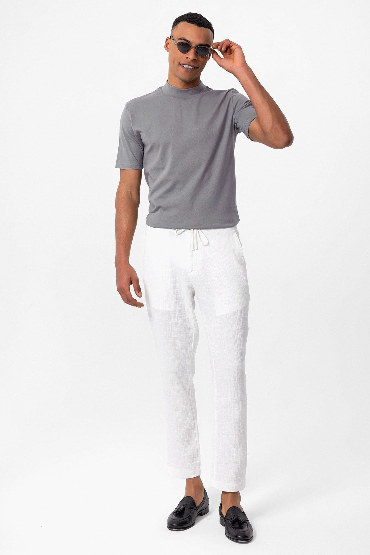 Antioch Saks Slim Fit Basic T-Shirt