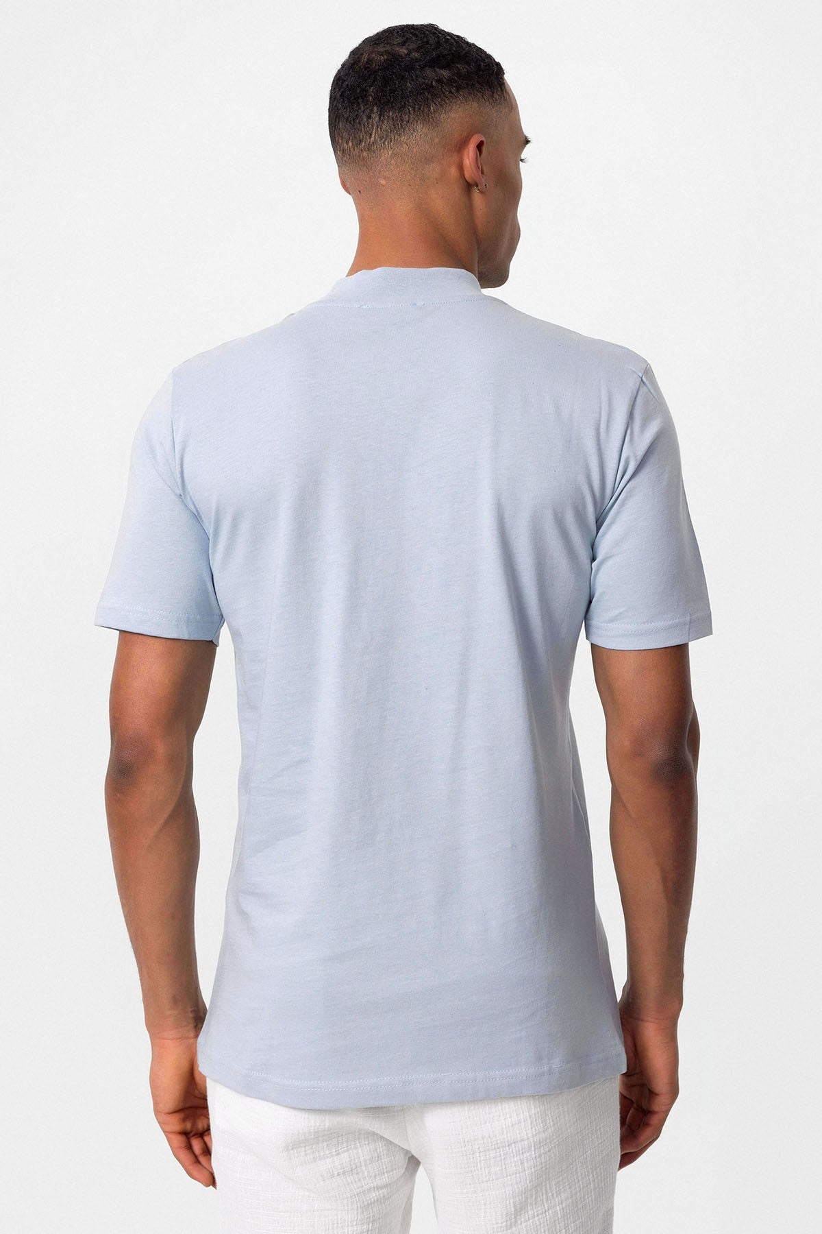 Antioch Saks Slim Fit Basic T-Shirt