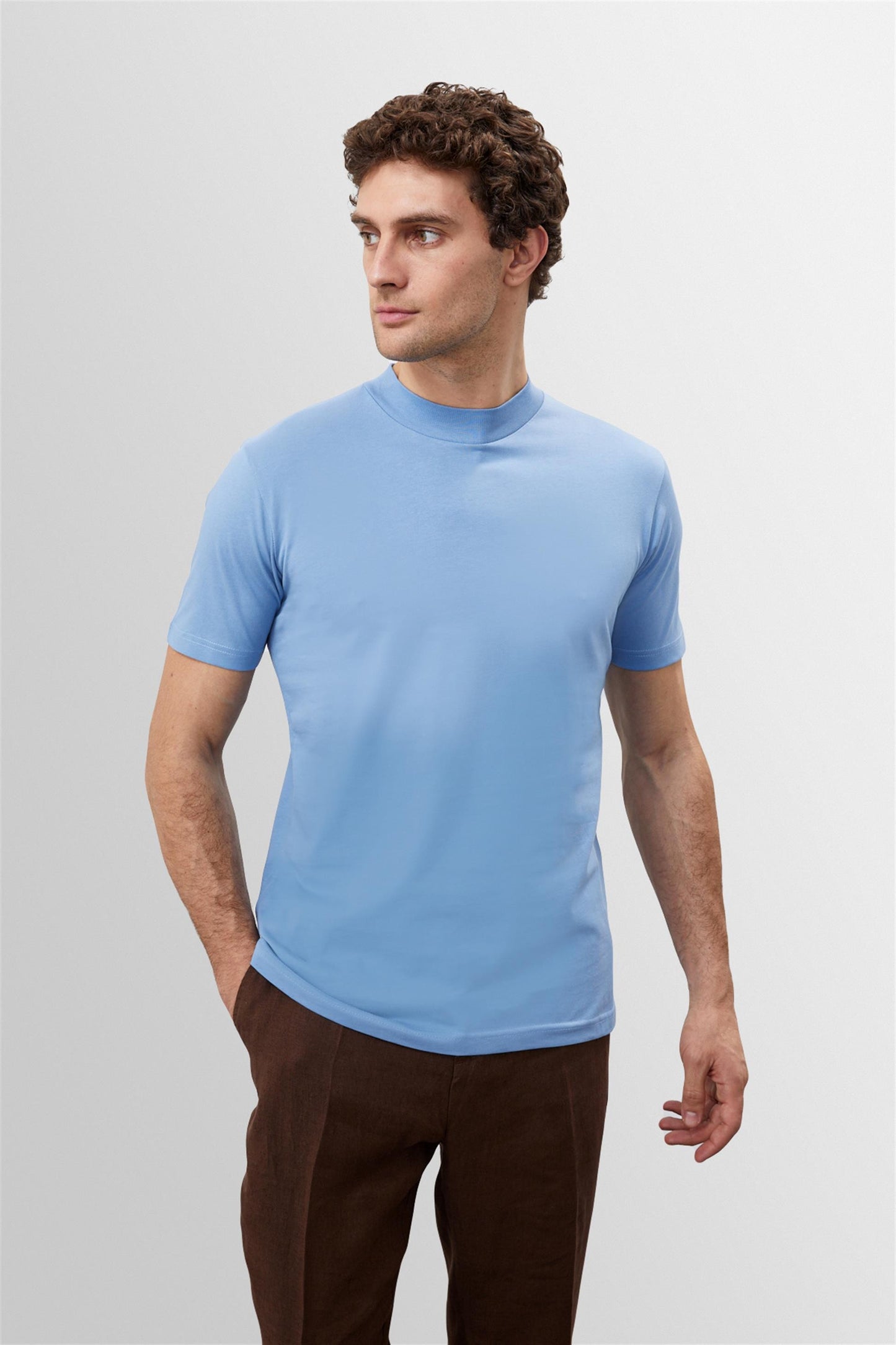 Antioch Saks Slim Fit Basic T-Shirt