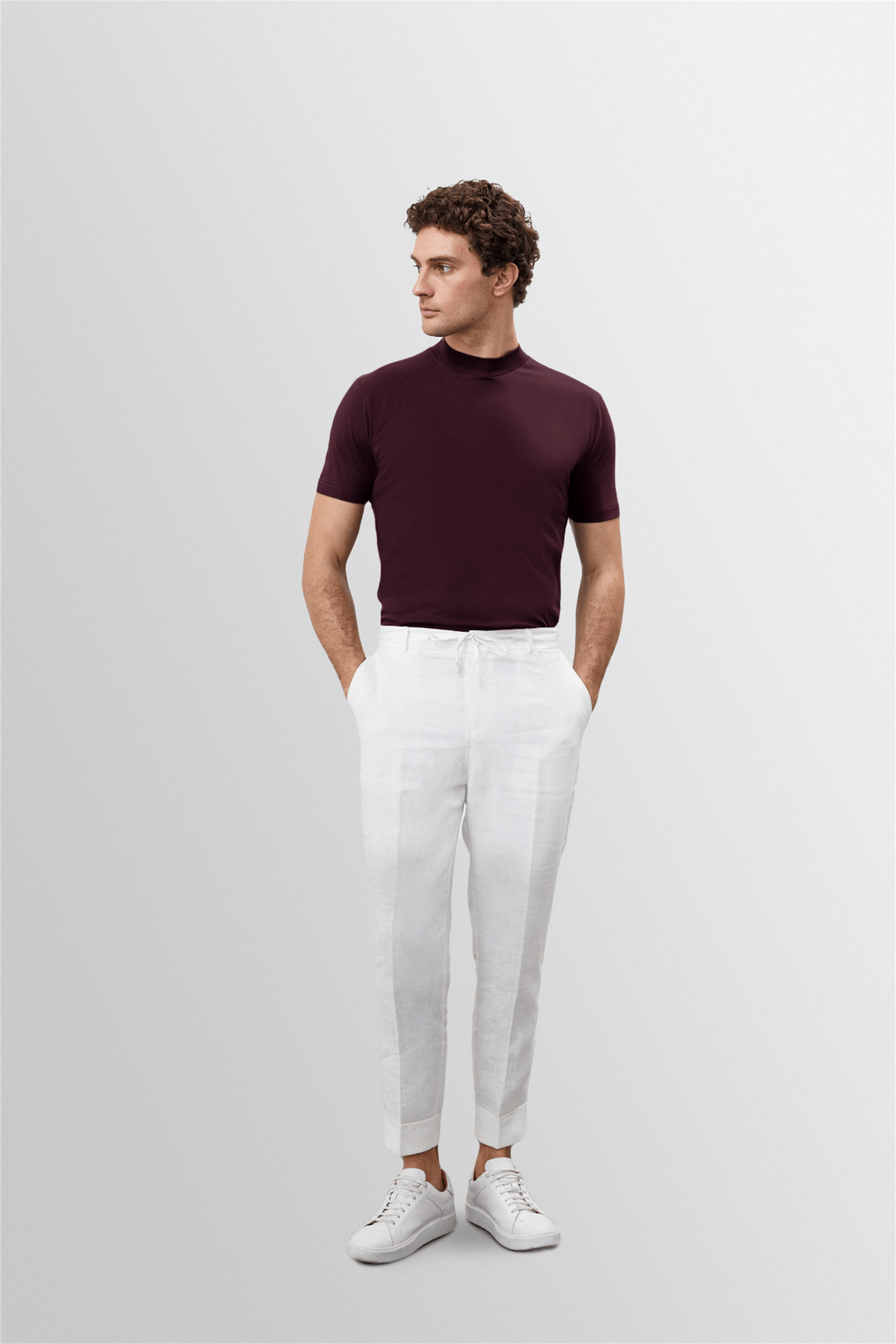 Antioch Saks Slim Fit Basic T-Shirt