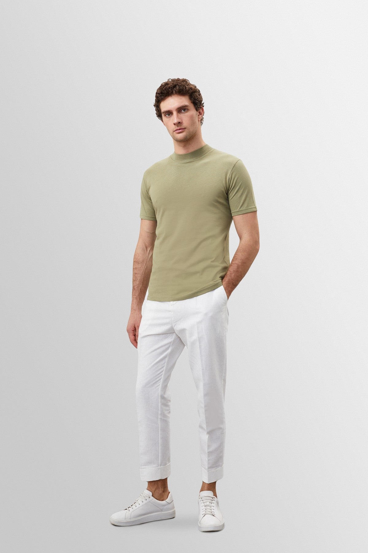 Antioch Saks Slim Fit Basic T-Shirt