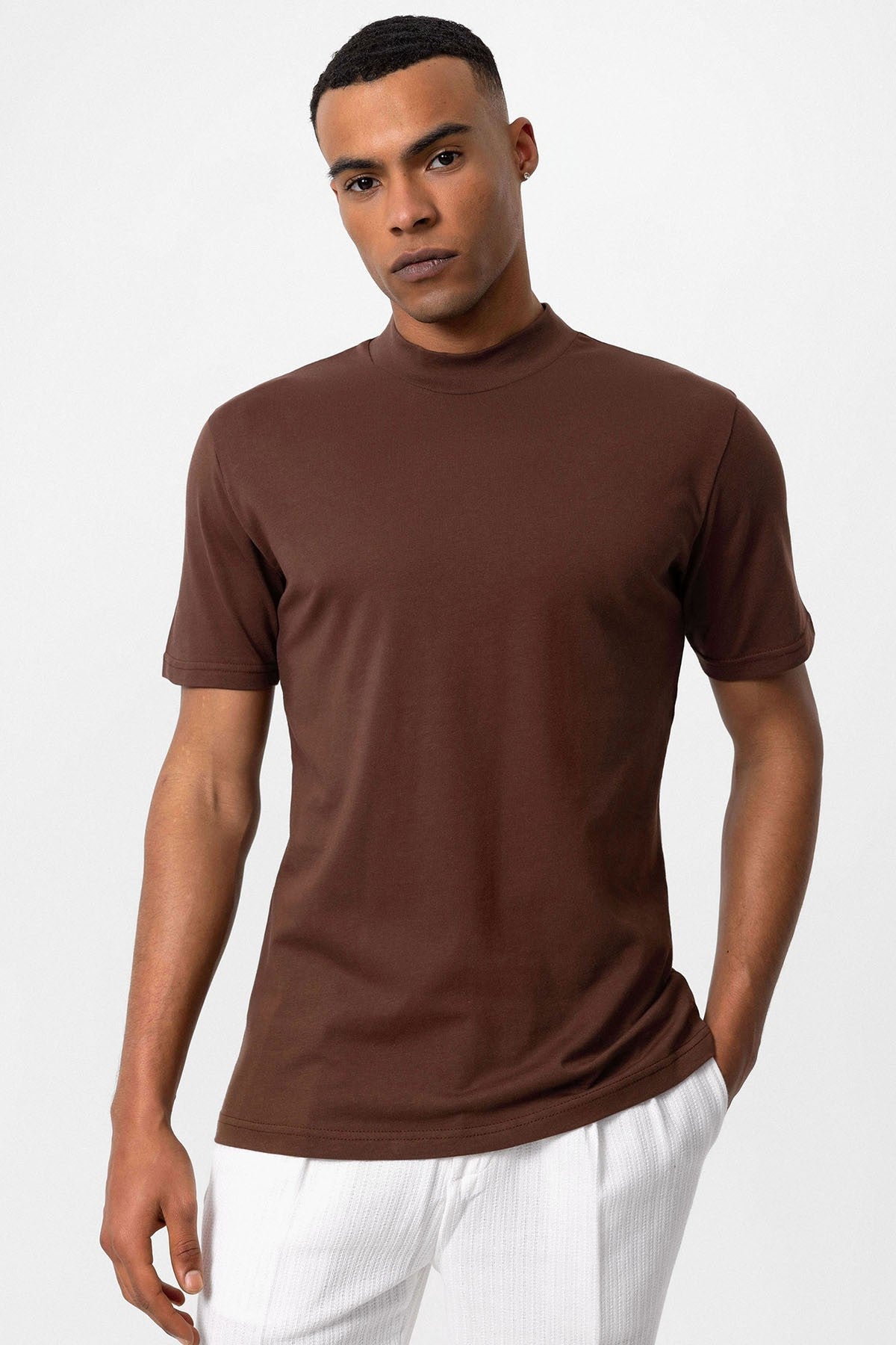Antioch Saks Slim Fit Basic T-Shirt
