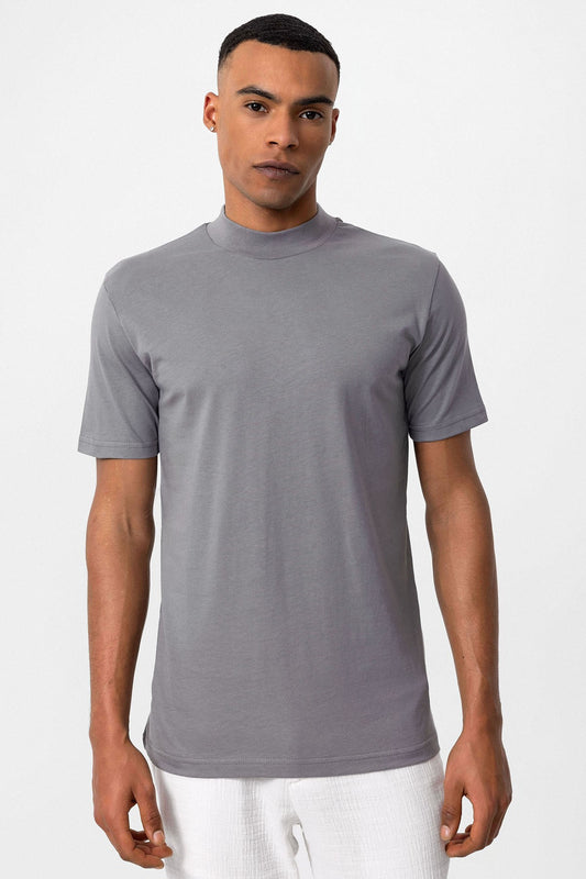 Antioch Saks Slim Fit Basic T-Shirt