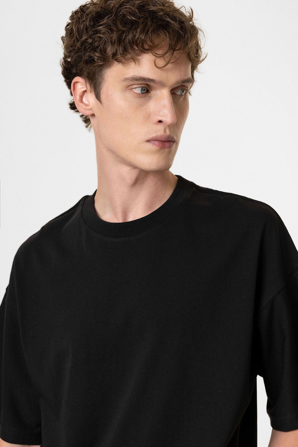 Antioch Siyah Crop Fit Erkek T-Shirt