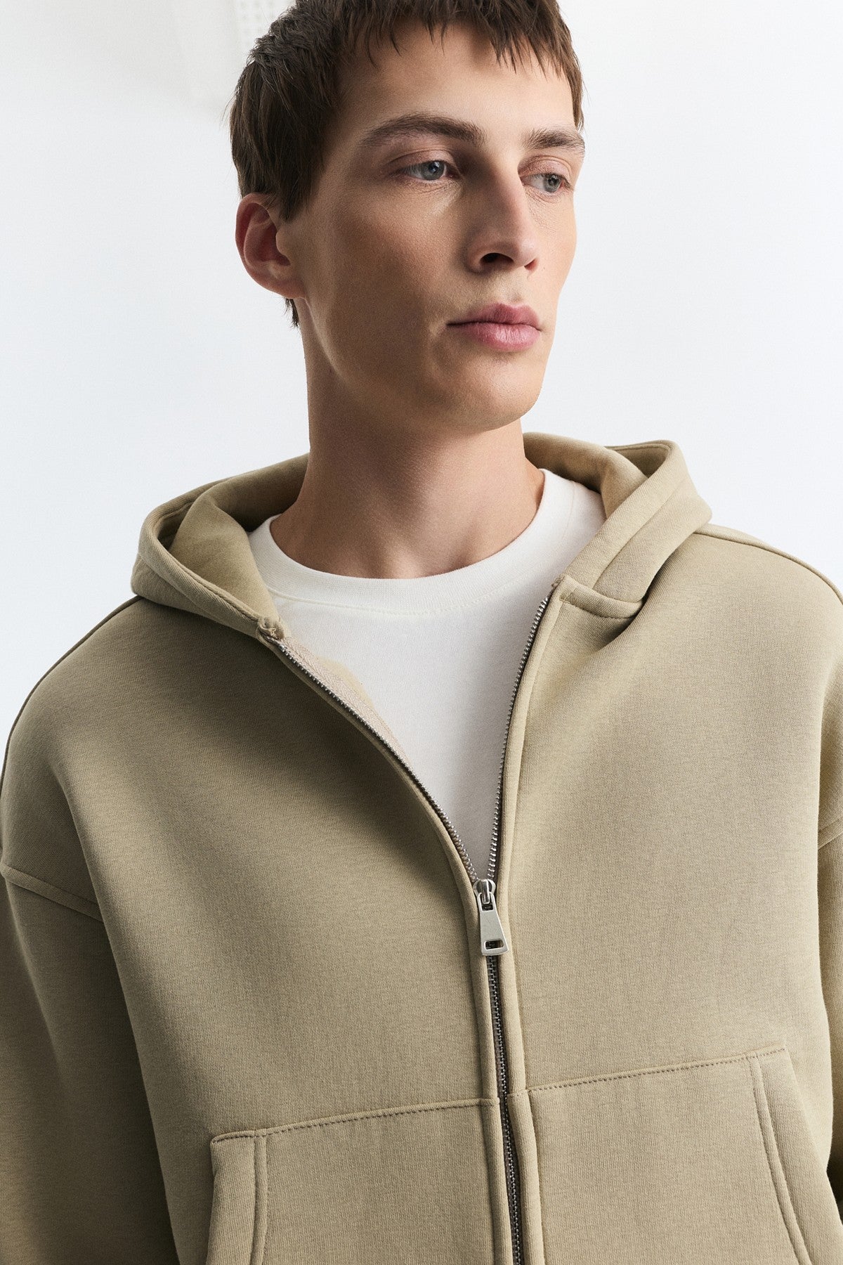 Fermuarlı Kapüşonlu Sweatshirt