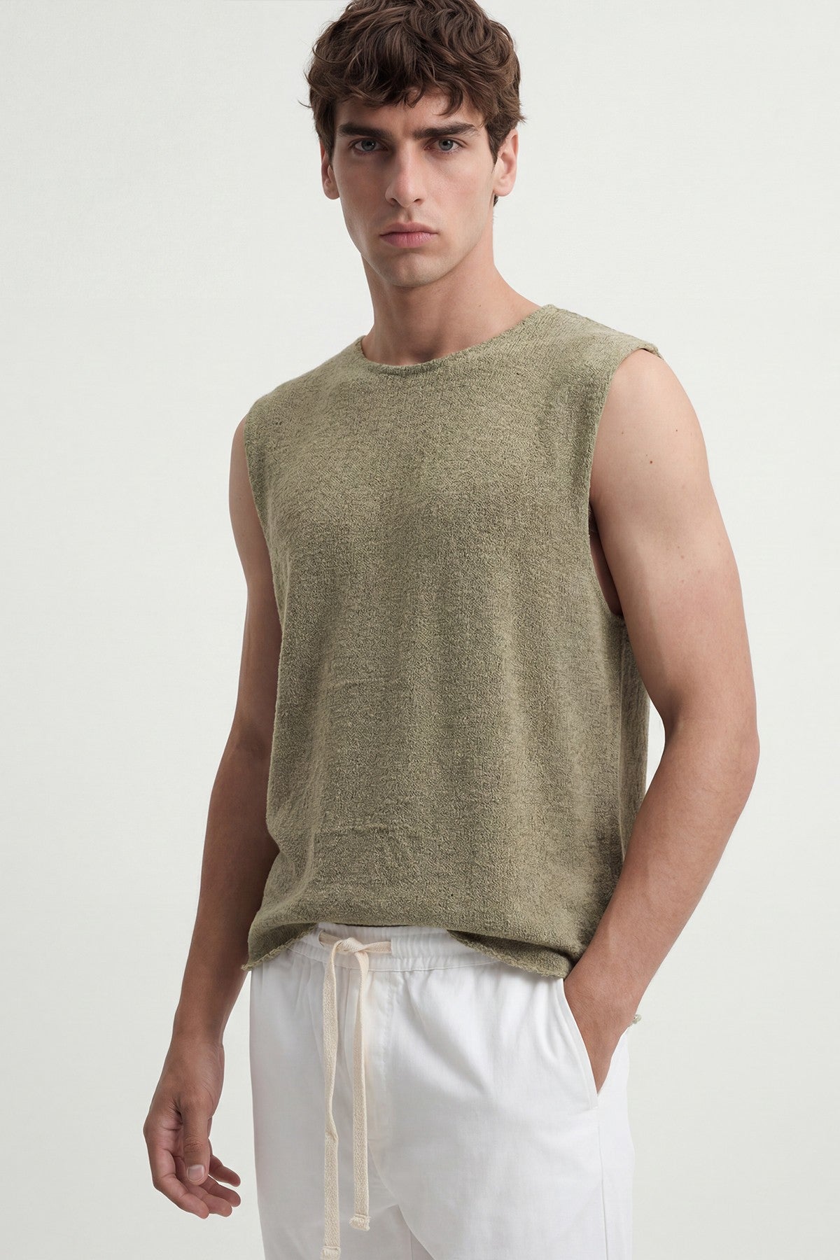 Dokulu Kolsuz T-Shirt