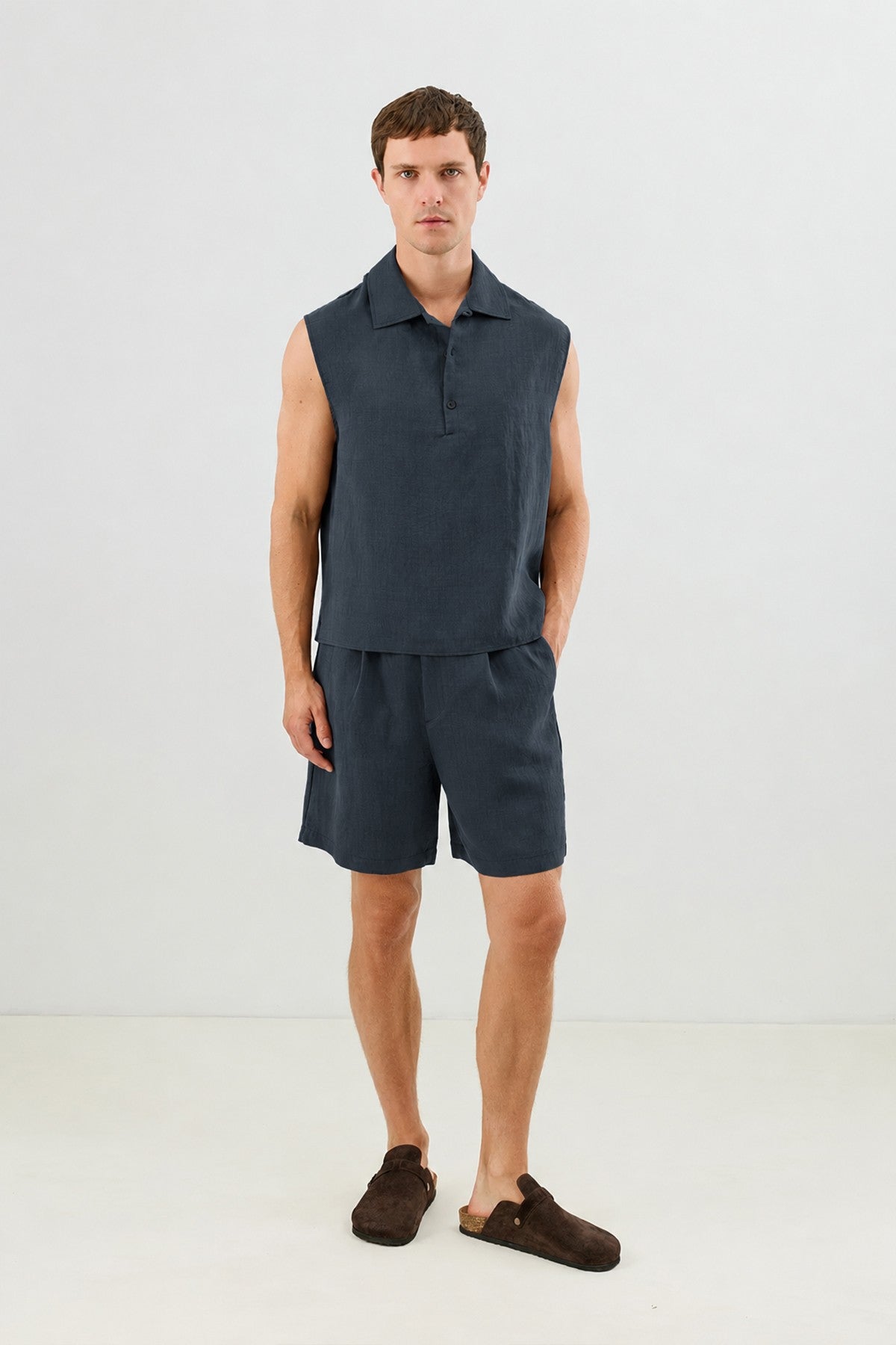 Lyocell Karışımlı Crop Fit Kolsuz Erkek Gömlek