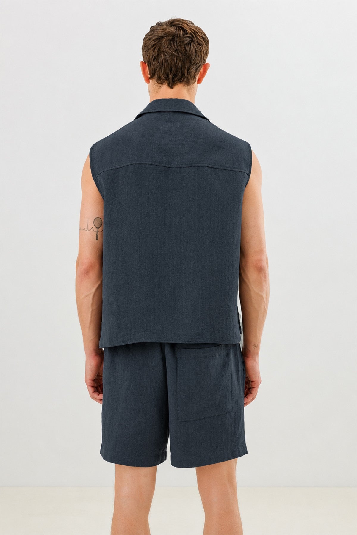 Lyocell Karışımlı Crop Fit Kolsuz Erkek Gömlek