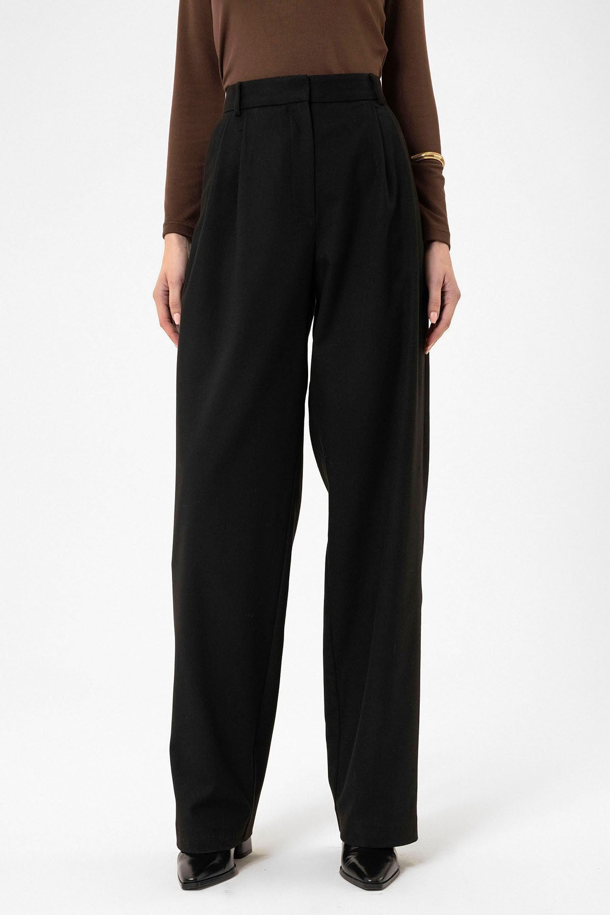 Antioch Siyah Kadın Yüksek Bel Pens Detaylı Straight Fit Pantolon
