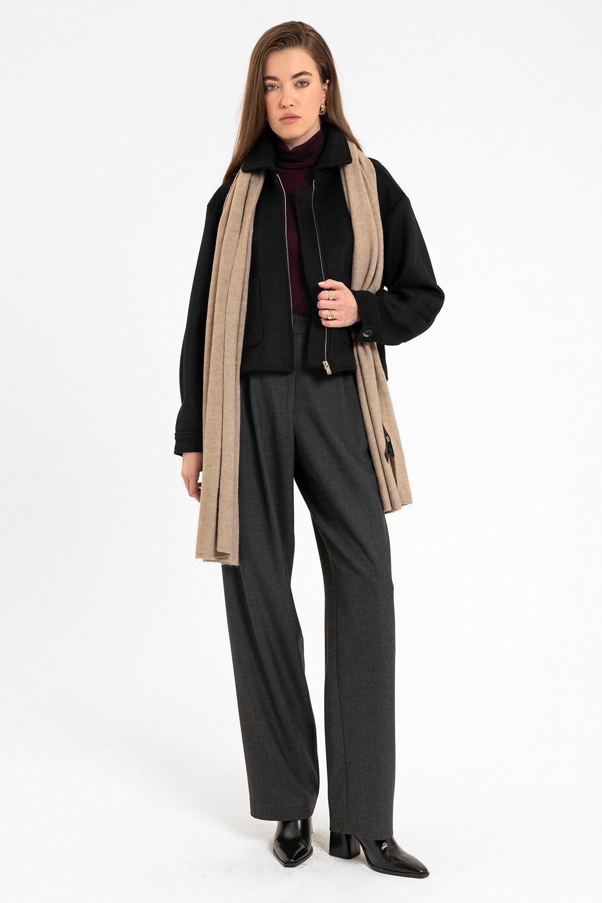 Antioch Siyah Kadın Yüksek Bel Pens Detaylı Straight Fit Pantolon