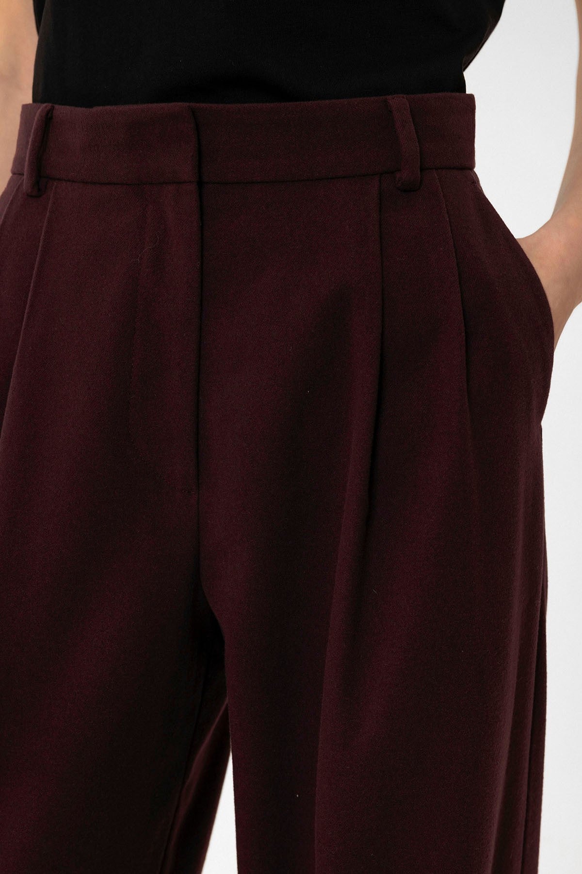 Antioch Siyah Kadın Yüksek Bel Pens Detaylı Straight Fit Pantolon