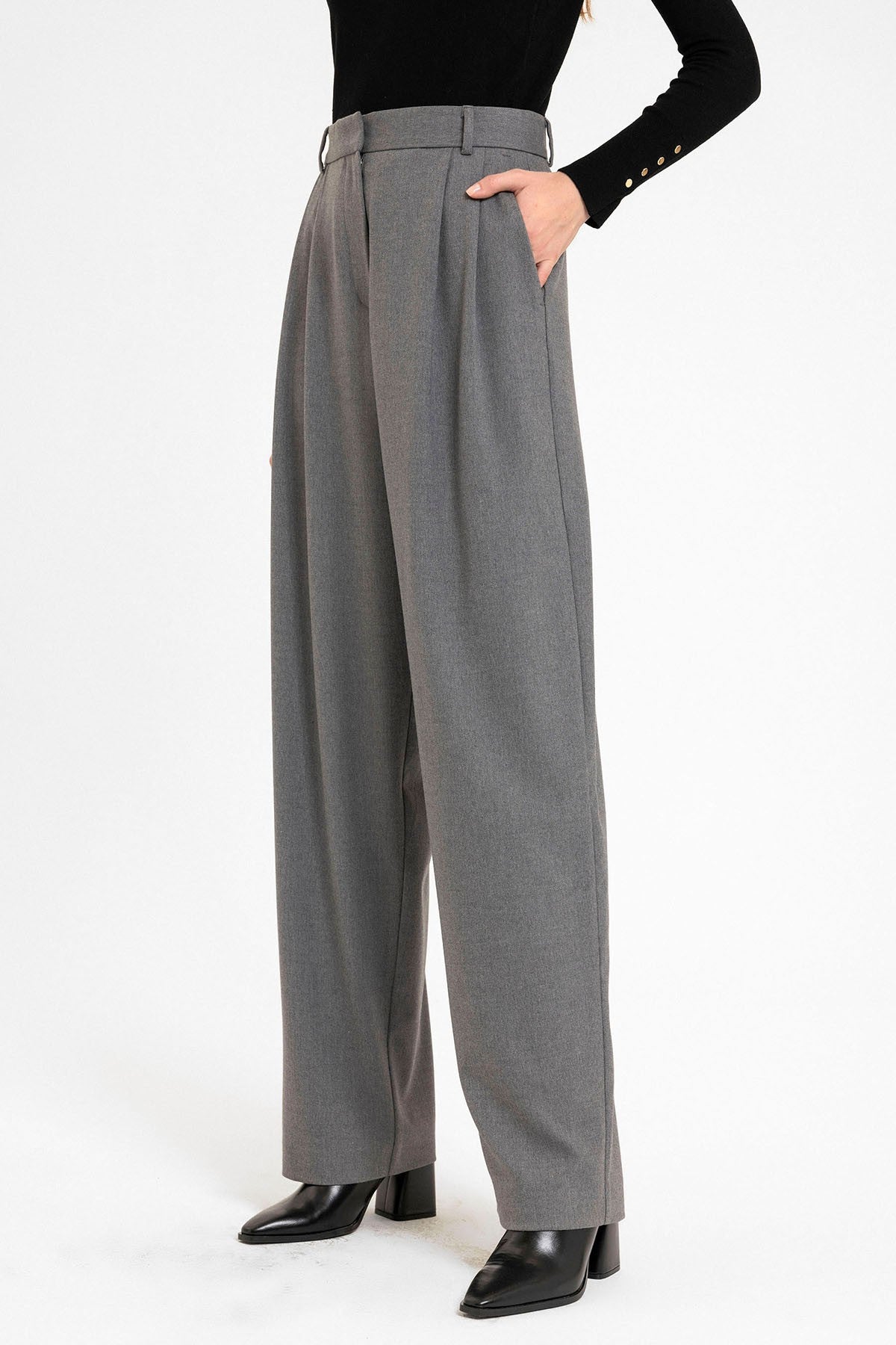 Antioch Siyah Kadın Yüksek Bel Pens Detaylı Straight Fit Pantolon
