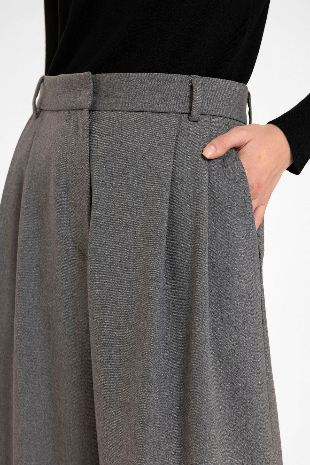 Antioch Siyah Kadın Yüksek Bel Pens Detaylı Straight Fit Pantolon