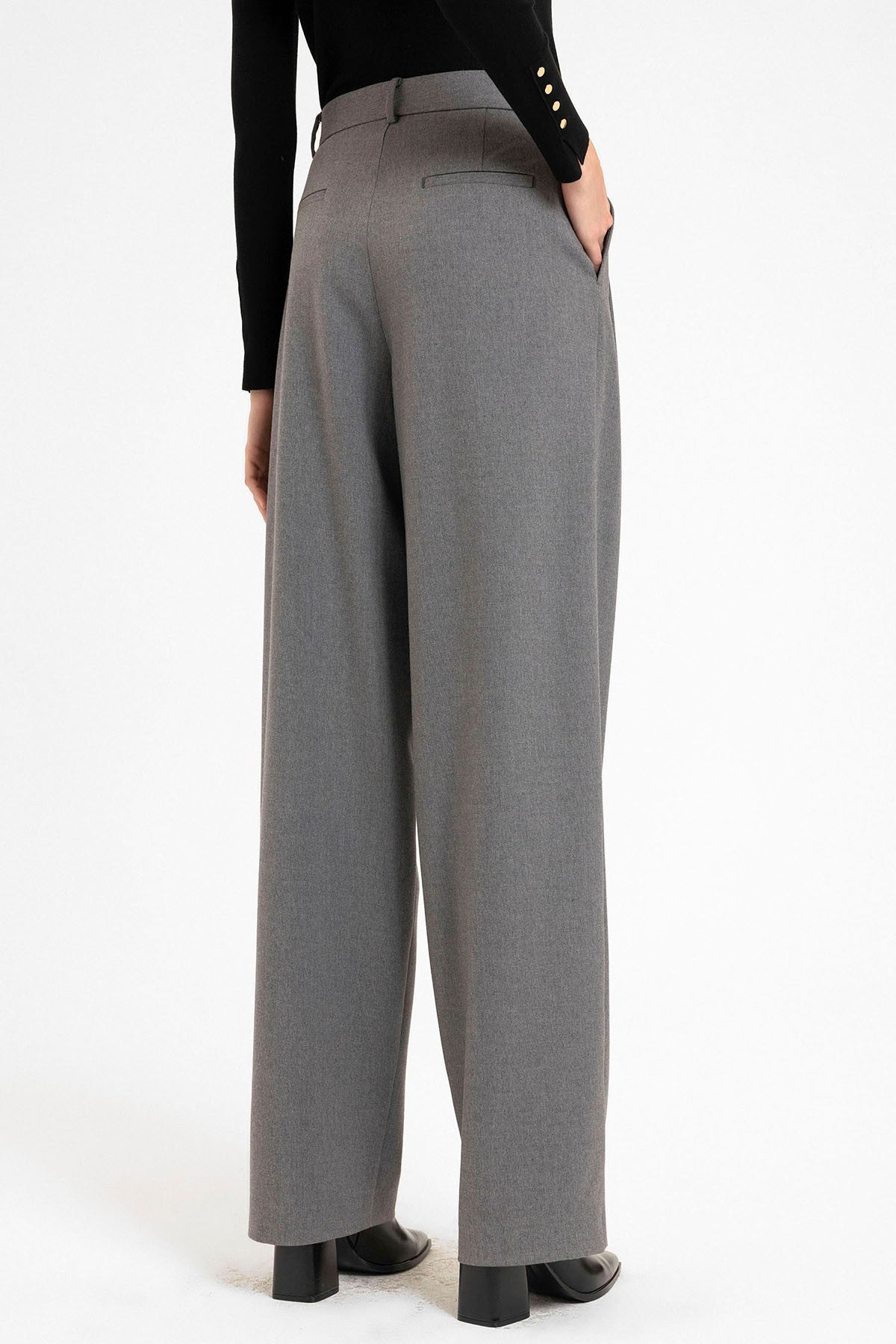 Antioch Siyah Kadın Yüksek Bel Pens Detaylı Straight Fit Pantolon
