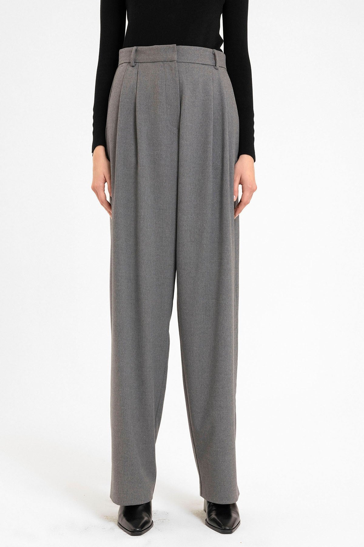 Antioch Siyah Kadın Yüksek Bel Pens Detaylı Straight Fit Pantolon