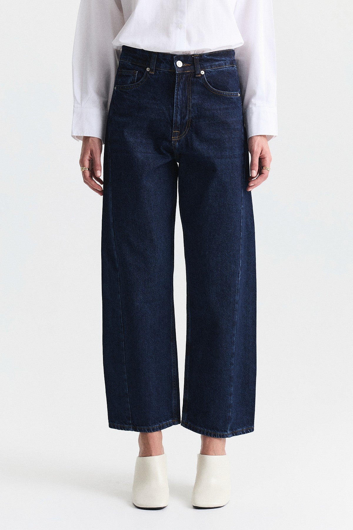 Barrel Fit Jean