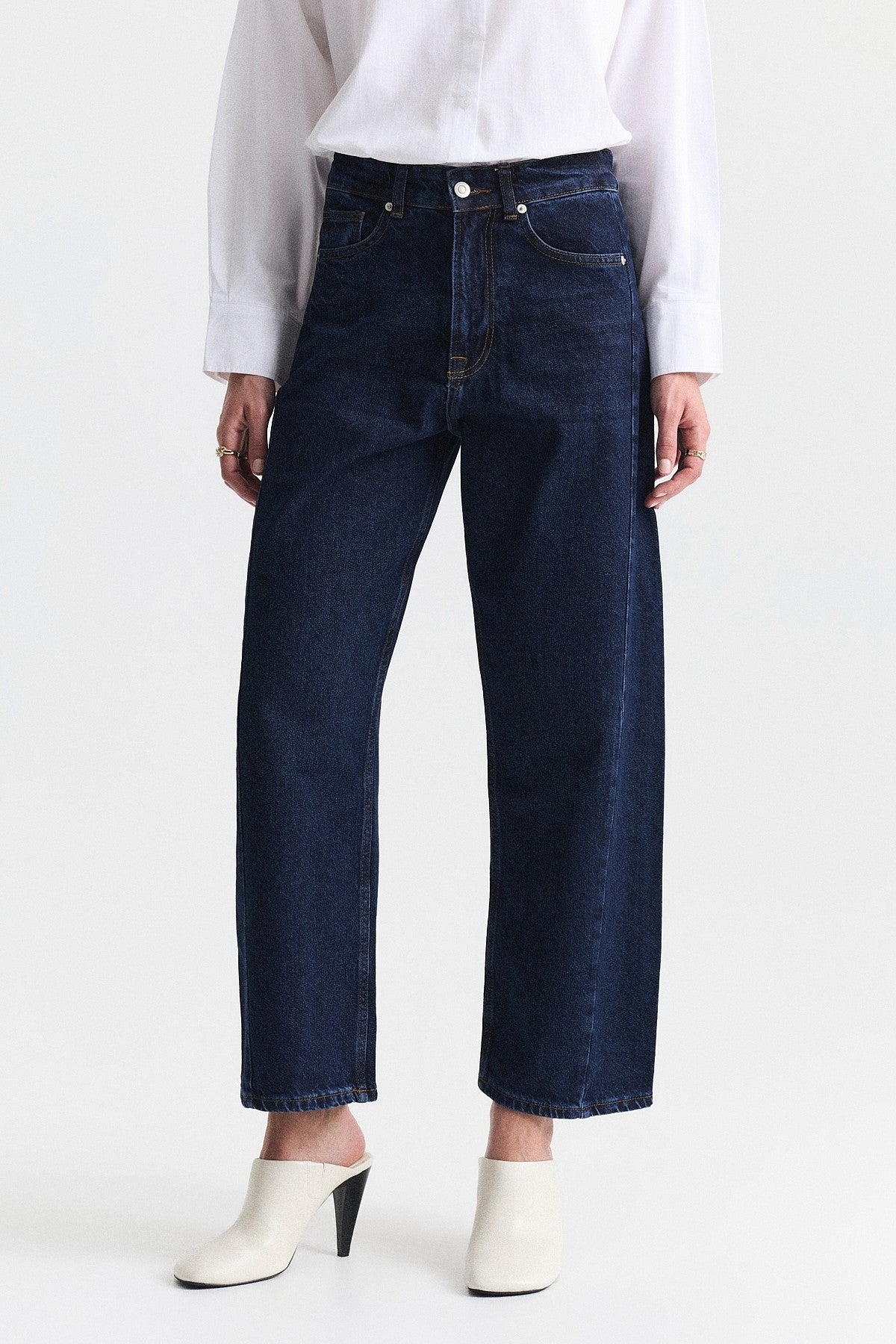Barrel Fit Jean