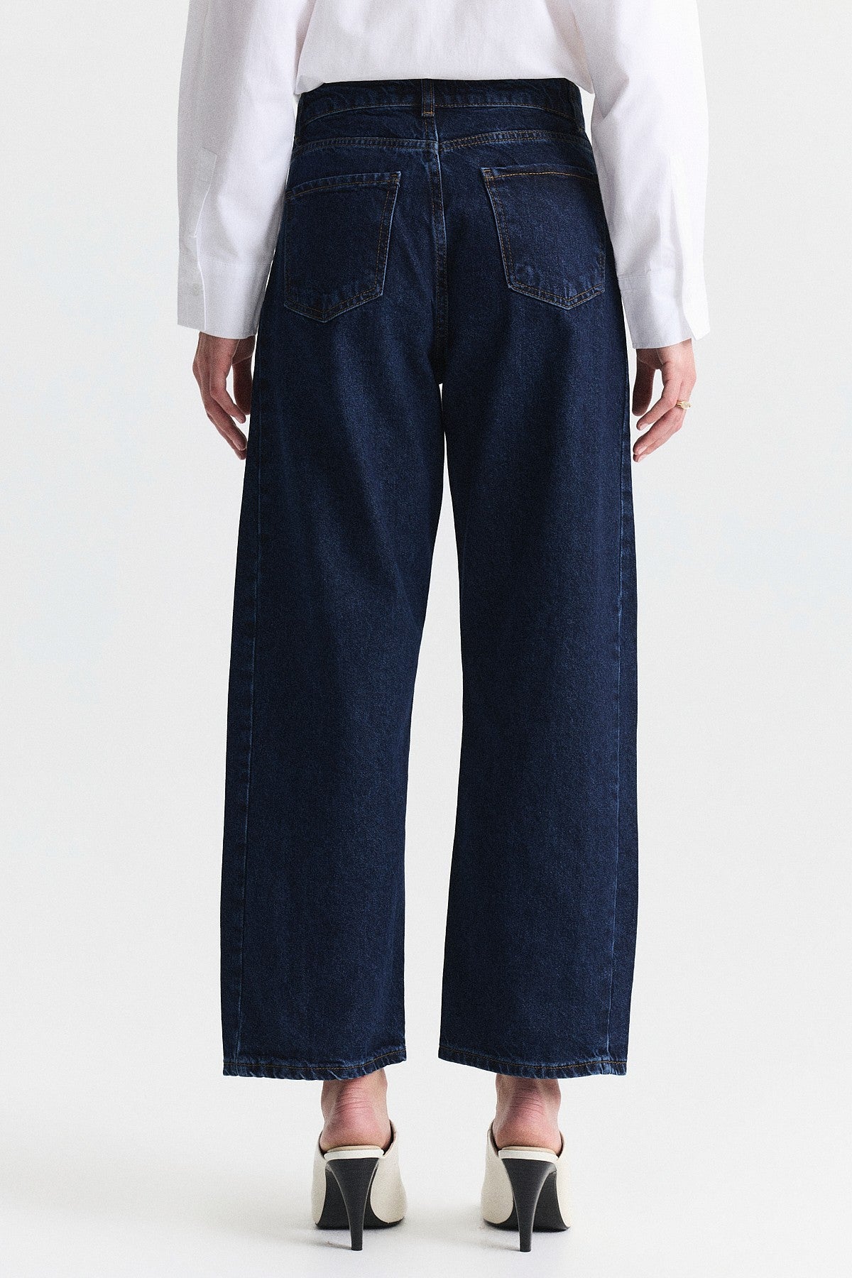 Barrel Fit Jean