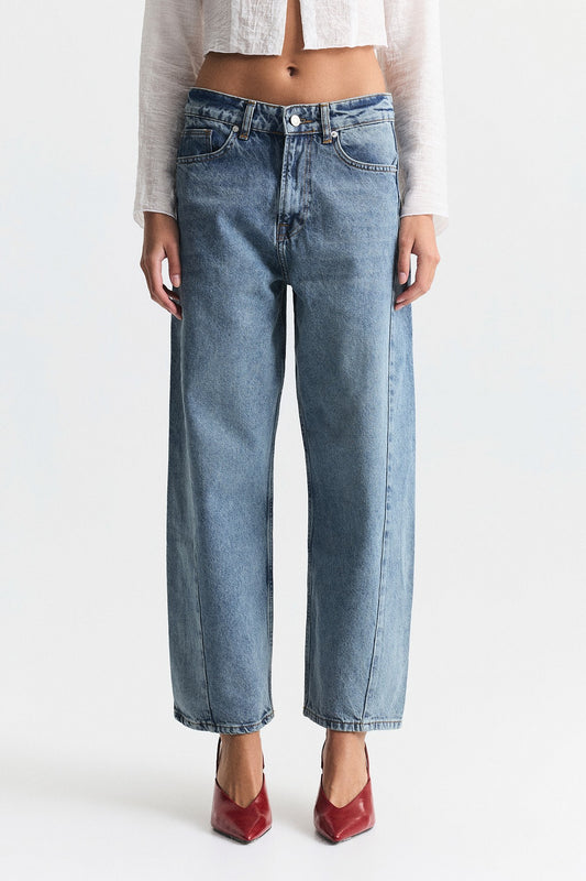 Barrel Fit Jean