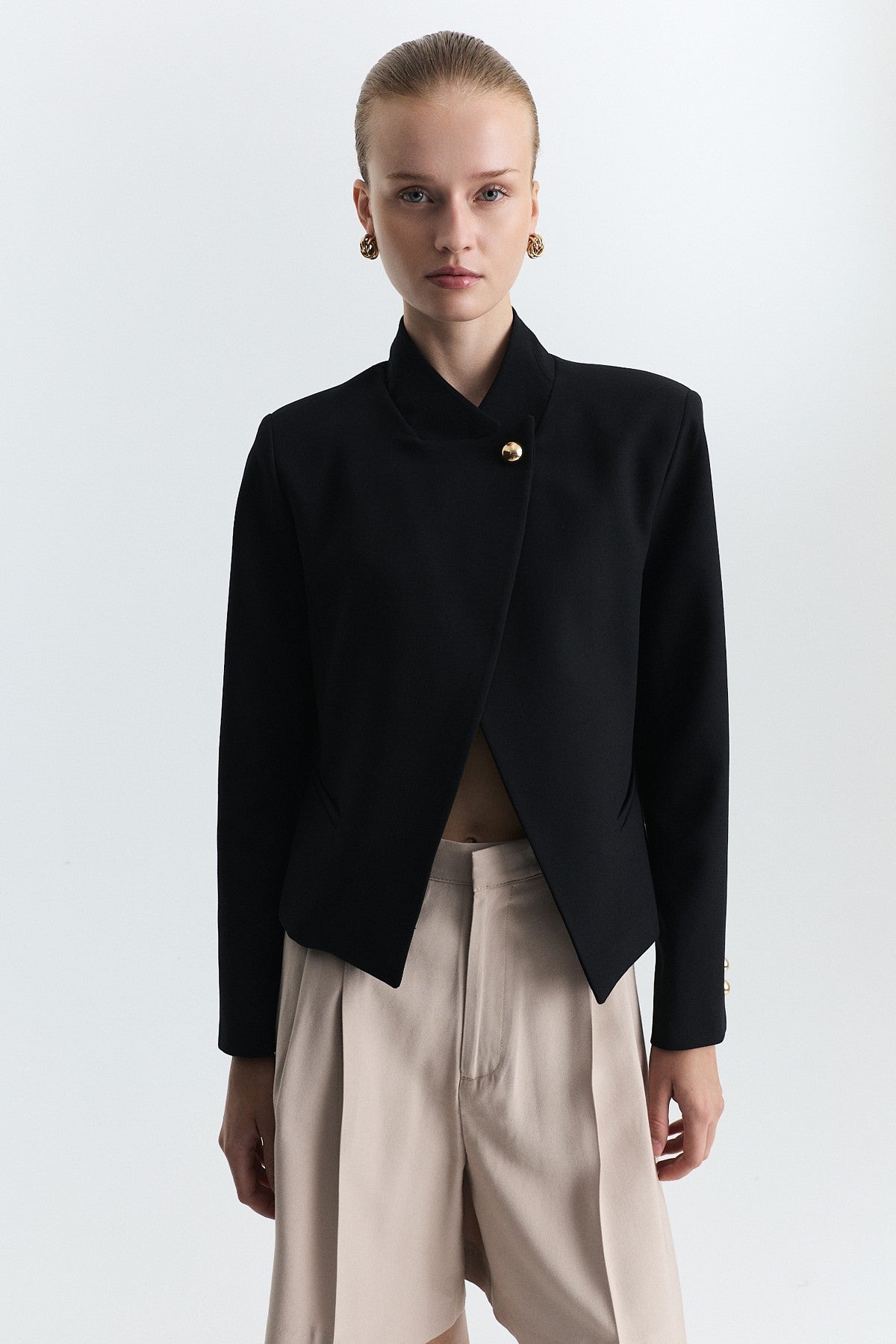 Dik Yaka Tek Düğme Blazer Ceket