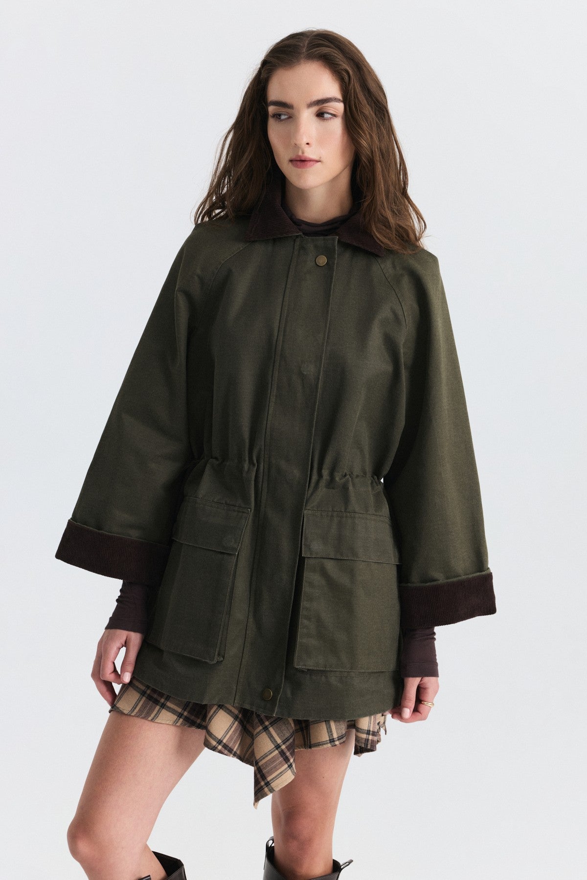 Mumlu Görünümlü Kadife Yaka Ceket