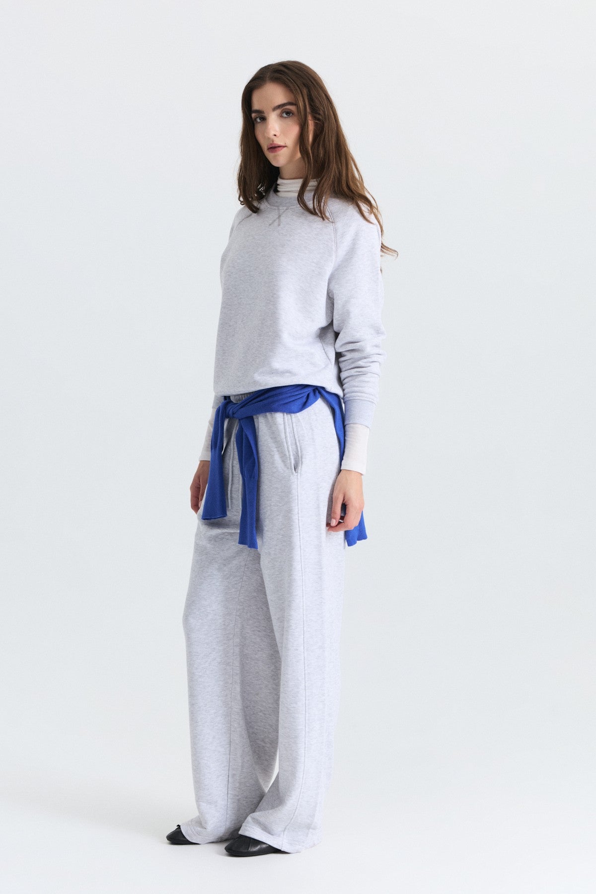 Bisiklet Yaka Sweatshirt ve Geniş Paça Pantolon Takım