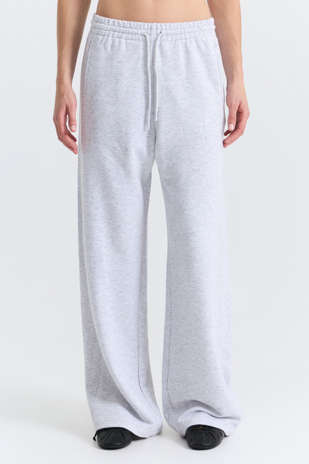 Bisiklet Yaka Sweatshirt ve Geniş Paça Pantolon Takım