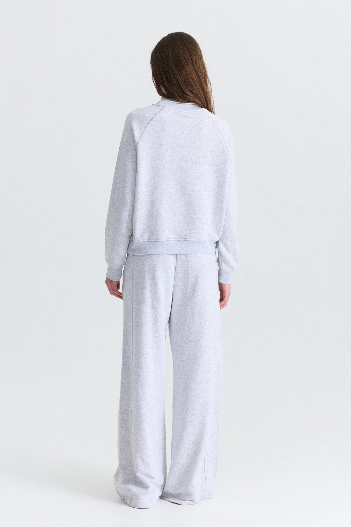Bisiklet Yaka Sweatshirt ve Geniş Paça Pantolon Takım