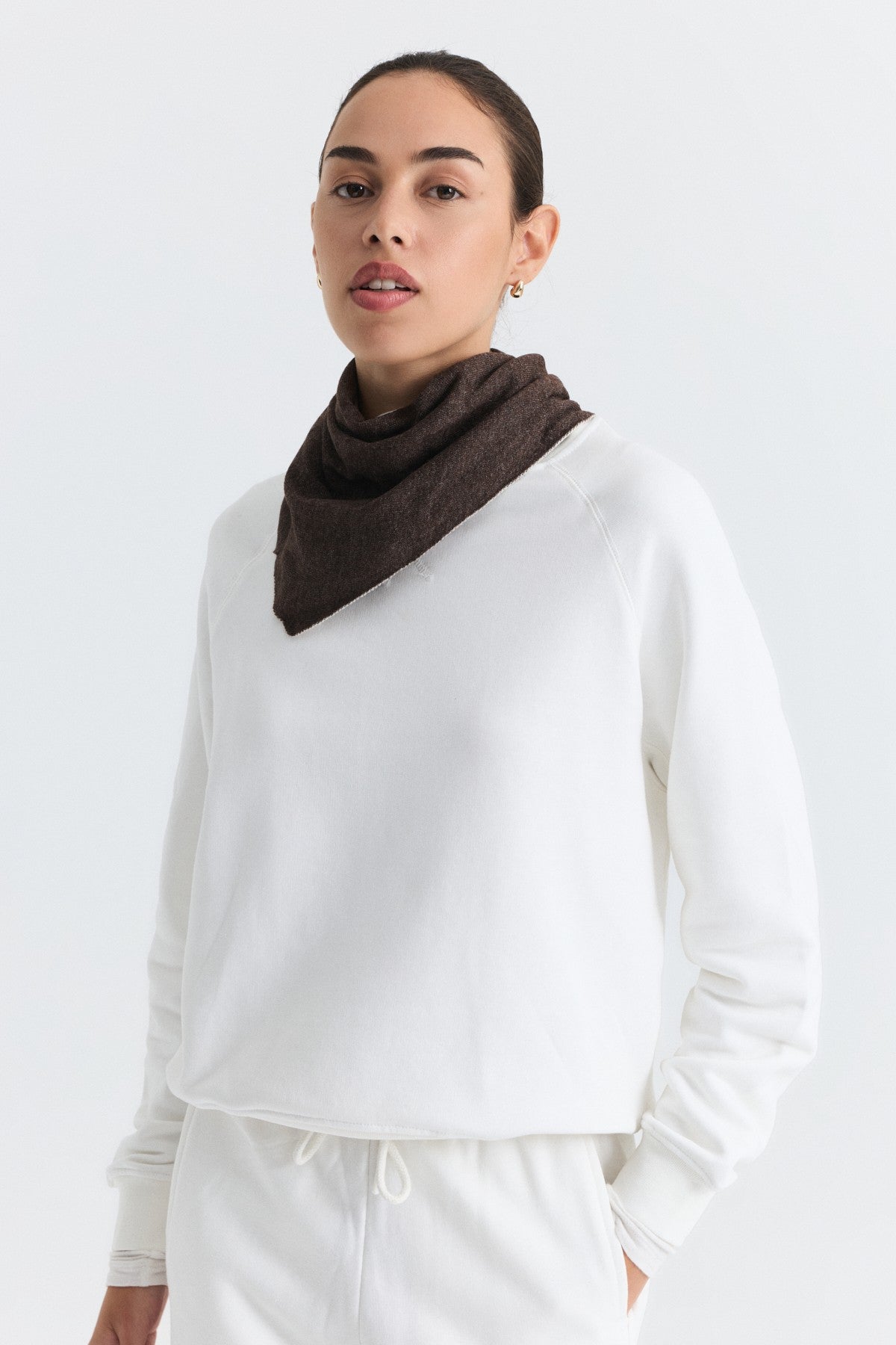 Bisiklet Yaka Sweatshirt ve Geniş Paça Pantolon Takım