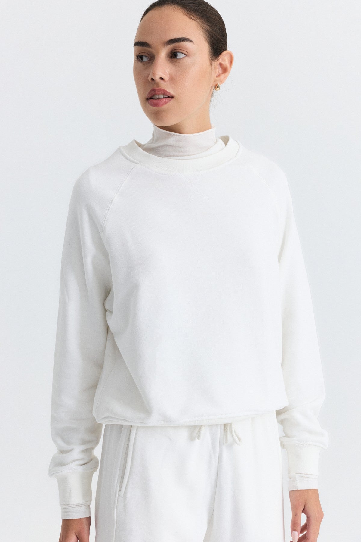 Bisiklet Yaka Sweatshirt ve Geniş Paça Pantolon Takım