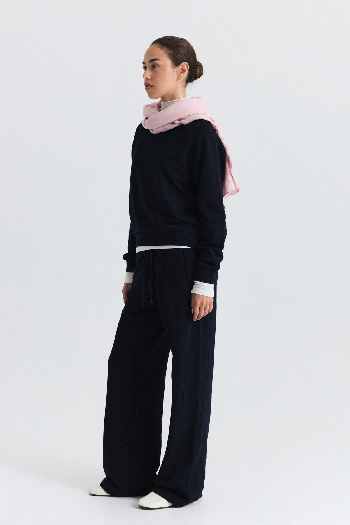 Bisiklet Yaka Sweatshirt ve Geniş Paça Pantolon Takım