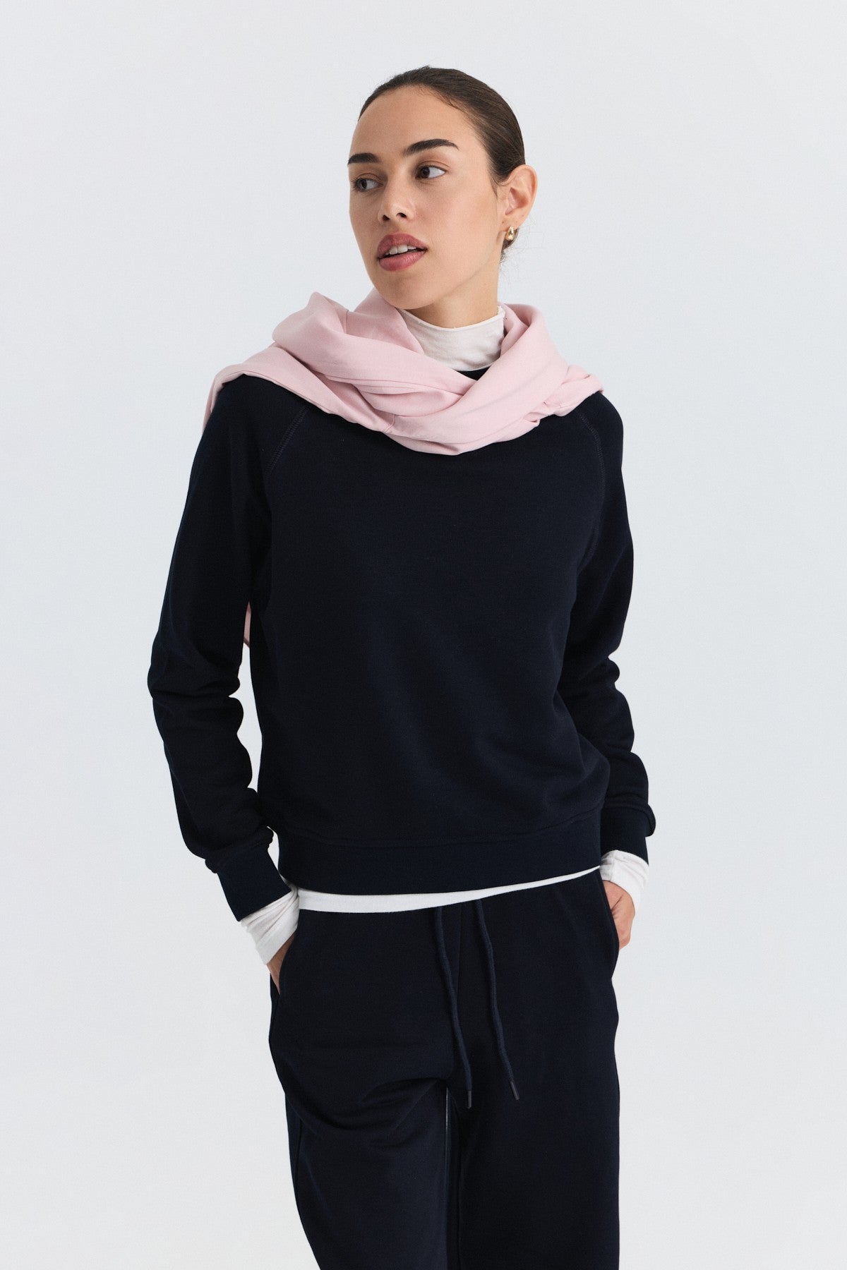 Bisiklet Yaka Sweatshirt ve Geniş Paça Pantolon Takım