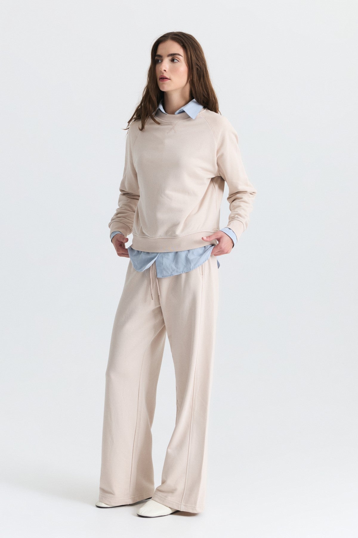 Bisiklet Yaka Sweatshirt ve Geniş Paça Pantolon Takım