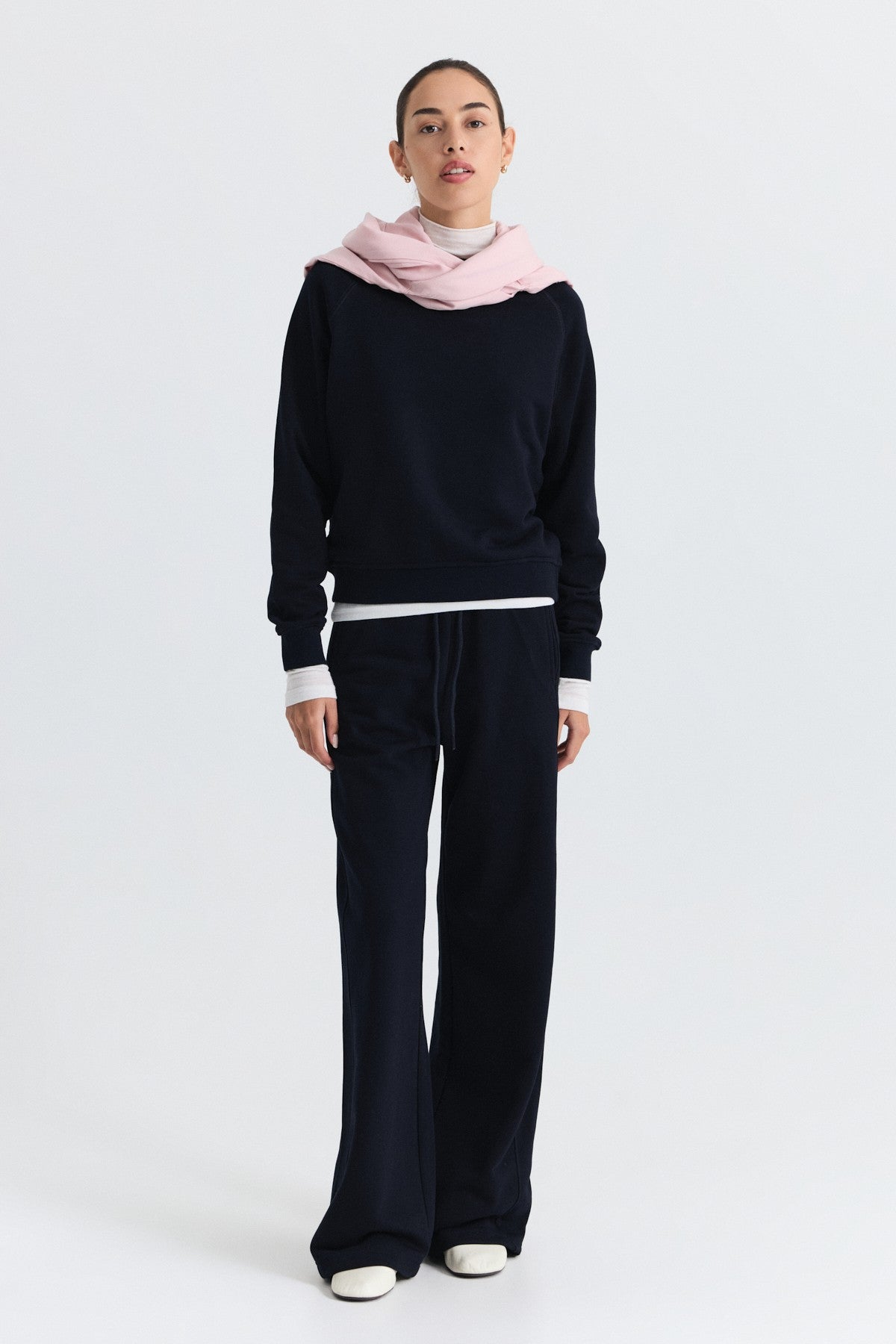 Bisiklet Yaka Sweatshirt ve Geniş Paça Pantolon Takım