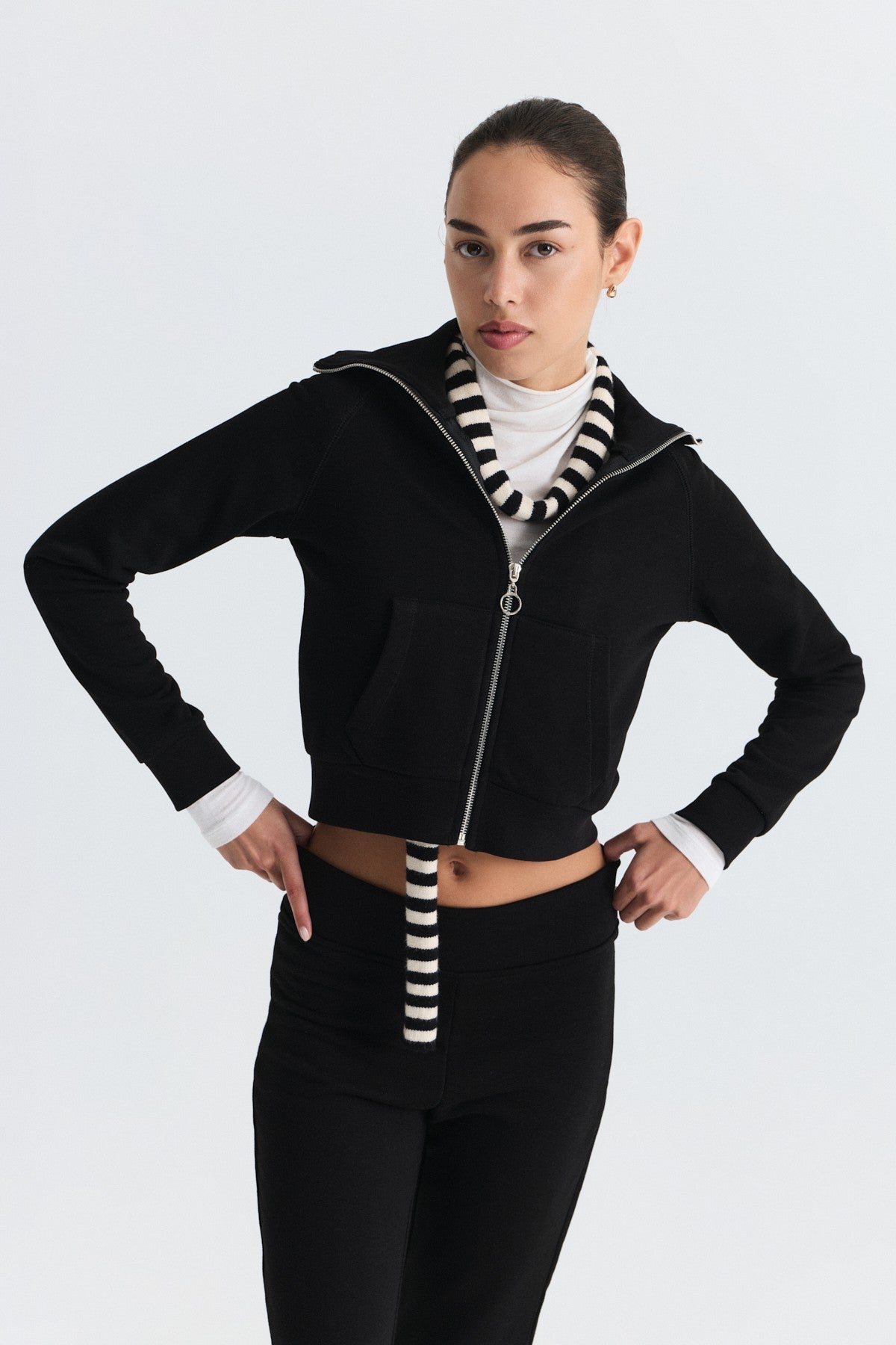 Fermuarlı Sweatshirt ve Çan Paça Eşofman Takım